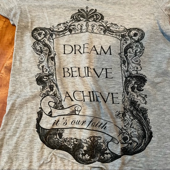 DYNAMITE GRAPHIC TEE: DREAM BELIEVE ACHIEVE - Picture 3 of 3